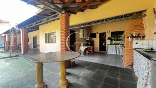 Chácara com Piscina no Condomínio Santa Inês em Itu