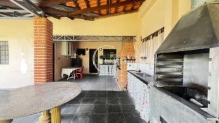 Chácara com Piscina no Condomínio Santa Inês em Itu