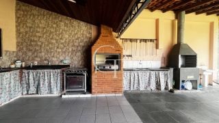 Chácara com Piscina no Condomínio Santa Inês em Itu