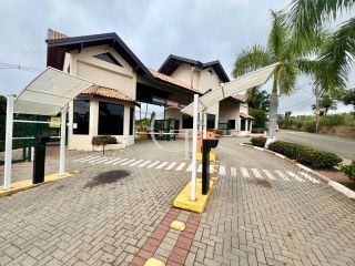 Chácara com Piscina no Condomínio Santa Inês em Itu