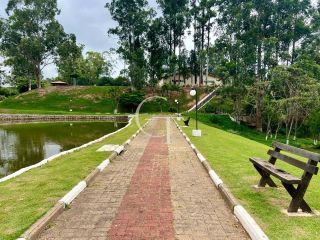 Chácara com Piscina no Condomínio Santa Inês em Itu