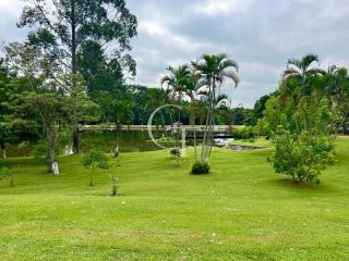 Chácara com Piscina no Condomínio Santa Inês em Itu
