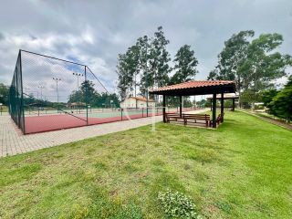 Chácara com Piscina no Condomínio Santa Inês em Itu