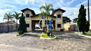 Casa de Condomínio térrea com 3 suítes, piscina R$1.060.000