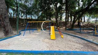 Casa de Condomínio térrea com 3 suítes, piscina R$1.060.000