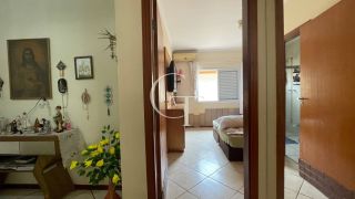 Casa de Condomínio térrea com 3 suítes, piscina R$1.060.000