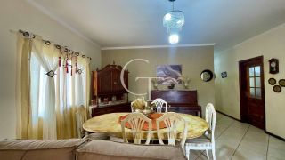 Casa de Condomínio térrea com 3 suítes, piscina R$1.060.000