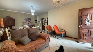 Casa de Condomínio térrea com 3 suítes, piscina R$1.060.000