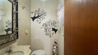 Casa de Condomínio térrea com 3 suítes, piscina R$1.060.000