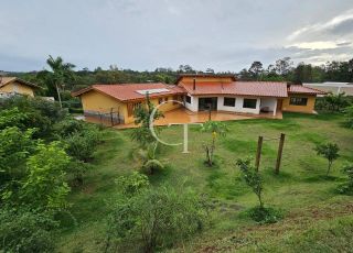 Chácara á Venda com 04 quartos 04 suítes no Condomínio Terras Di Leonardi - Itu