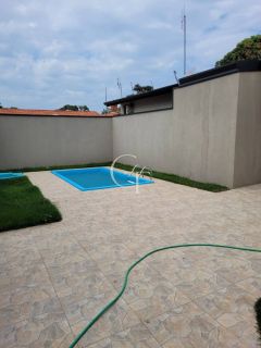 Casa na Vila Cleto com Piscina