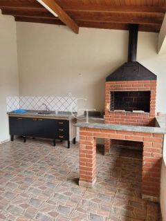 Casa na Vila Cleto com Piscina