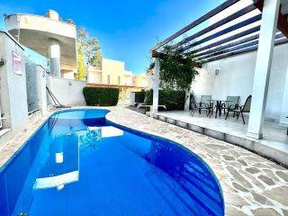 Casa de Condomínio Para Alugar com 03 quartos 01 suítes no bairro Pinheirinho em Itu