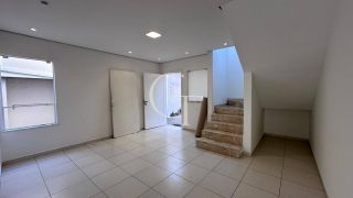 Casa de Condomínio Para Alugar com 03 quartos 01 suítes no bairro Pinheirinho em Itu