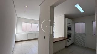 Casa de Condomínio Para Alugar com 03 quartos 01 suítes no bairro Pinheirinho em Itu