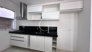 Casa de Condomínio Para Alugar com 03 quartos 01 suítes no bairro Pinheirinho em Itu