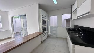 Casa de Condomínio Para Alugar com 03 quartos 01 suítes no bairro Pinheirinho em Itu