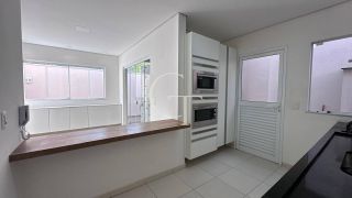 Casa de Condomínio Para Alugar com 03 quartos 01 suítes no bairro Pinheirinho em Itu