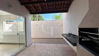 Casa de Condomínio Para Alugar com 03 quartos 01 suítes no bairro Pinheirinho em Itu