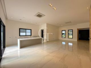 Casa térrea de luxo com 5 suítes e piscina no Condomínio Xapada Parque em Itu