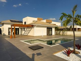 Casa térrea de luxo com 5 suítes e piscina no Condomínio Xapada Parque em Itu