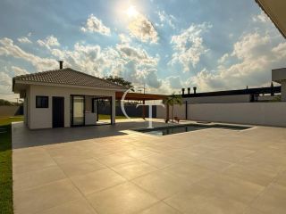 Casa térrea de luxo com 5 suítes e piscina no Condomínio Xapada Parque em Itu