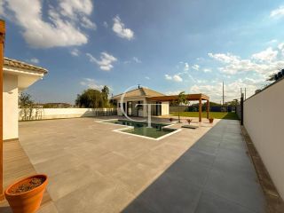 Casa térrea de luxo com 5 suítes e piscina no Condomínio Xapada Parque em Itu