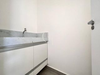 Casa térrea com três suítes e quintal amplo para locação no Condomínio Garden Ville