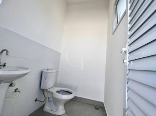 Casa térrea com três suítes e quintal amplo para locação no Condomínio Garden Ville