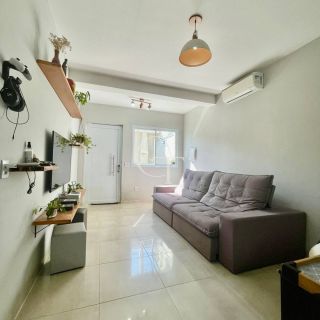 Casa Reformada à Venda em Itu | Vila Gardiman | 2 Dormitórios, Suíte com Closet, Área Gourmet e Permuta