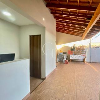 Casa Reformada à Venda em Itu | Vila Gardiman | 2 Dormitórios, Suíte com Closet, Área Gourmet e Permuta