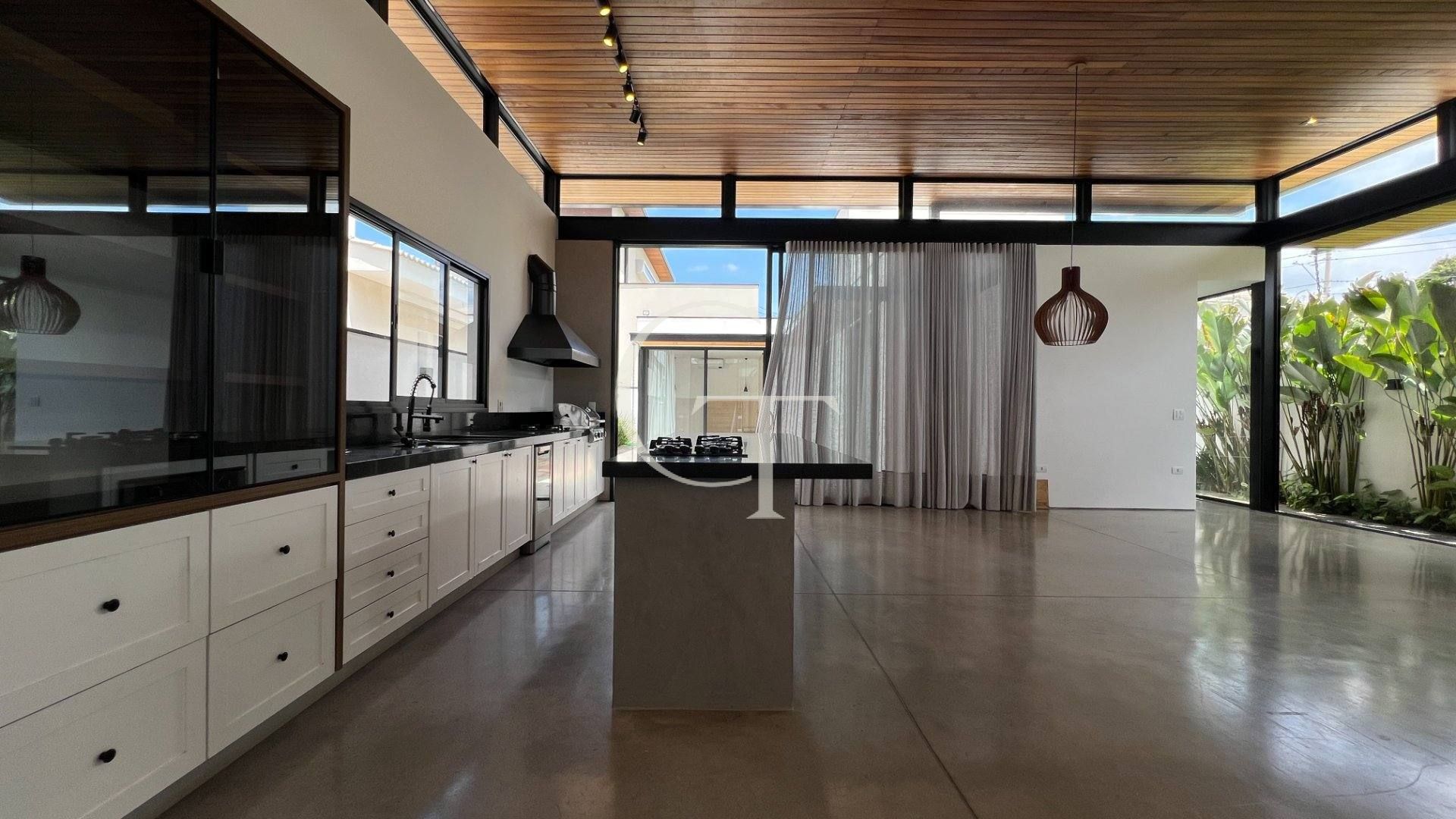 Casa Térrea Moderna no Condomínio Reserva Saint Paul Itu com piscina e spa aquecidos