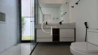 Casa Térrea Moderna no Condomínio Reserva Saint Paul Itu com piscina e spa aquecidos