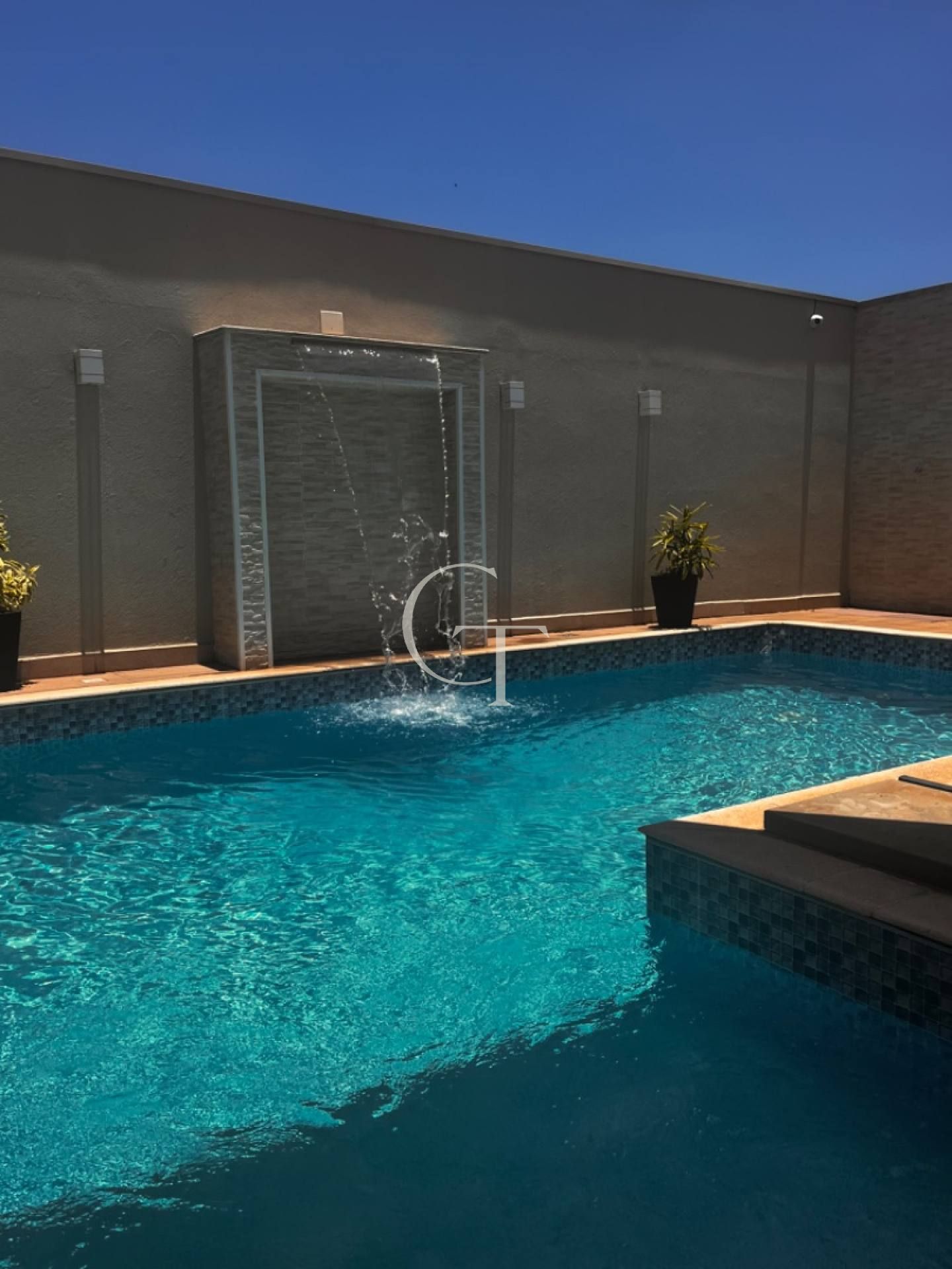 Casa térrea, com piscina e espaço gourmet completo