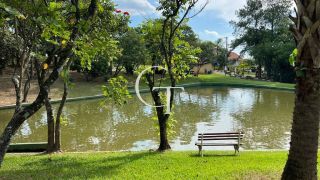 Casa térrea, com piscina e espaço gourmet completo