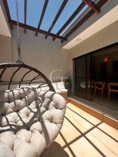 Casa térrea, com piscina e espaço gourmet completo