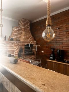 Casa térrea, com piscina e espaço gourmet completo