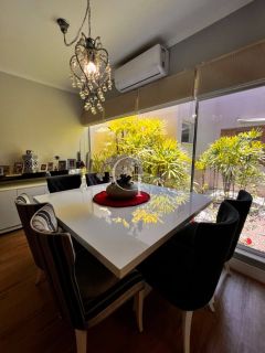 Casa térrea, com piscina e espaço gourmet completo