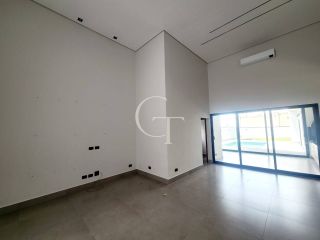 Casa à Venda no Condomínio Portal dos Bandeirantes em Salto