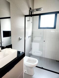 Casa à Venda no Condomínio Portal dos Bandeirantes em Salto