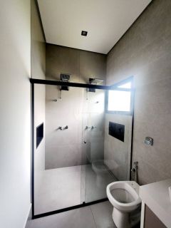 Casa à Venda no Condomínio Portal dos Bandeirantes em Salto