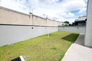 Casa à Venda no Condomínio Portal dos Bandeirantes em Salto