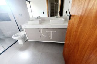 Casa à Venda no Condomínio Portal dos Bandeirantes em Salto