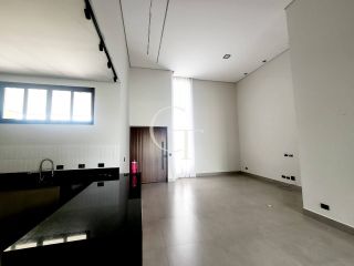 Casa à Venda no Condomínio Portal dos Bandeirantes em Salto