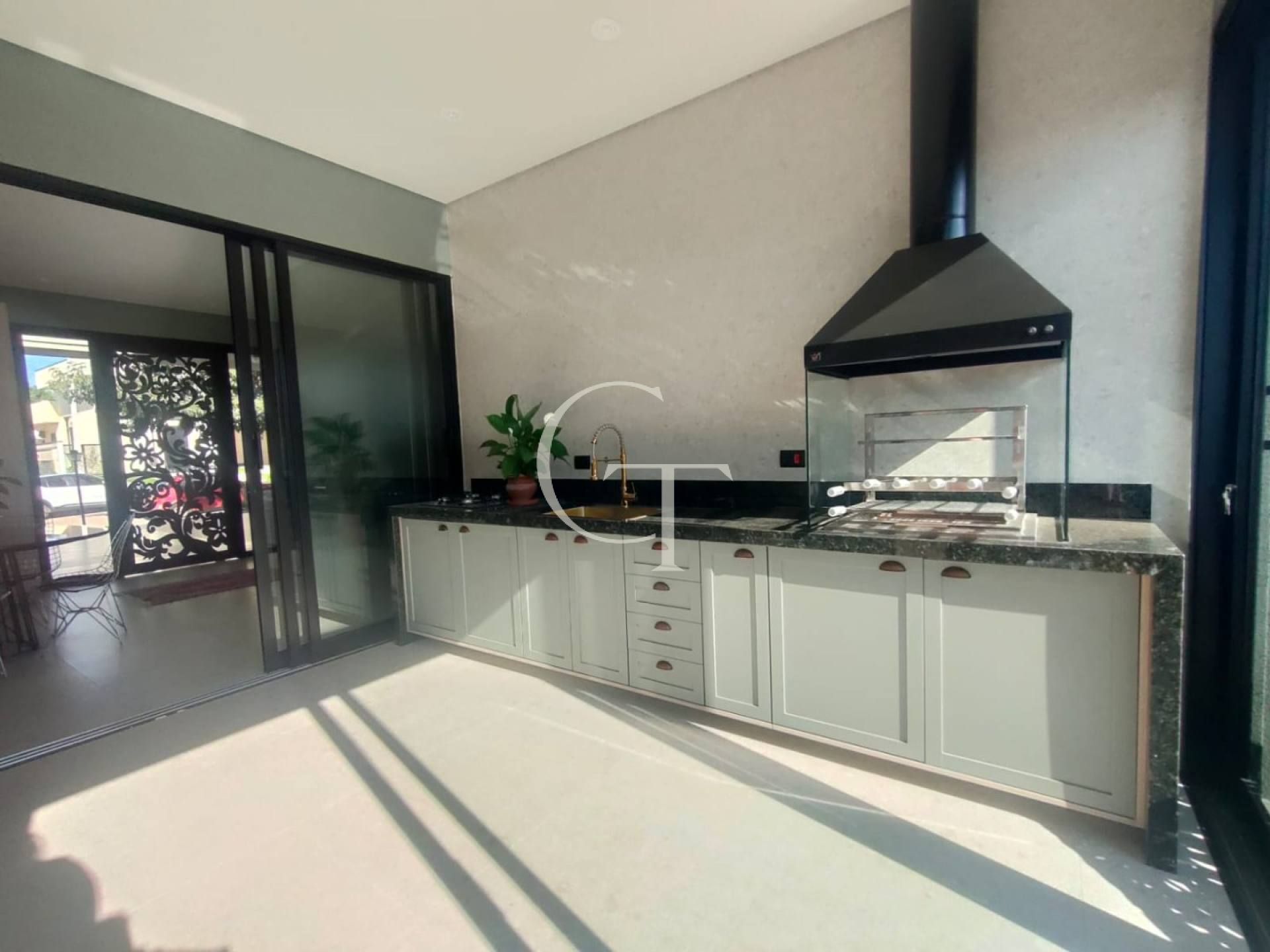 Casa Térrea Mobiliada à Venda no Condomínio Una em Itu