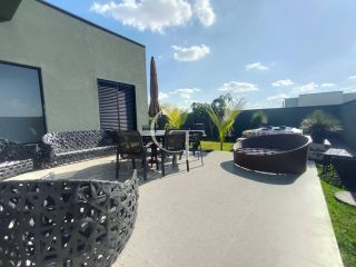 Casa Térrea Mobiliada à Venda no Condomínio Una em Itu