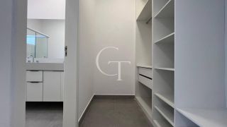 Casa para Locação no Condomínio Garden Ville com 3 suítes, espaço gourmet e quintal amplo