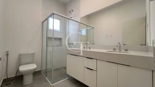 Casa para Locação no Condomínio Garden Ville com 3 suítes, espaço gourmet e quintal amplo