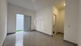 Casa para Locação no Condomínio Garden Ville com 3 suítes, espaço gourmet e quintal amplo