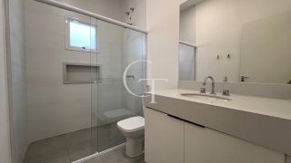 Casa para Locação no Condomínio Garden Ville com 3 suítes, espaço gourmet e quintal amplo